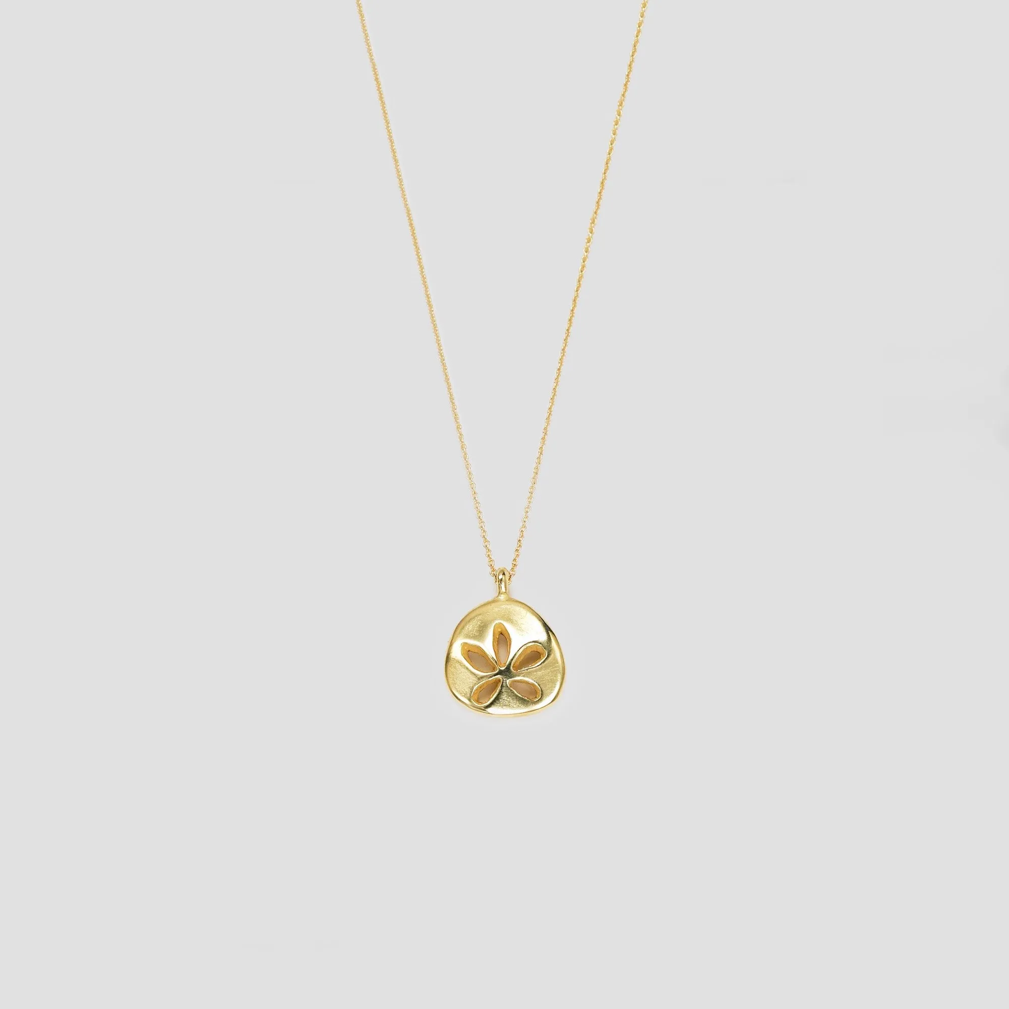 Baby Sand Dollar on Chain, 19k Gold