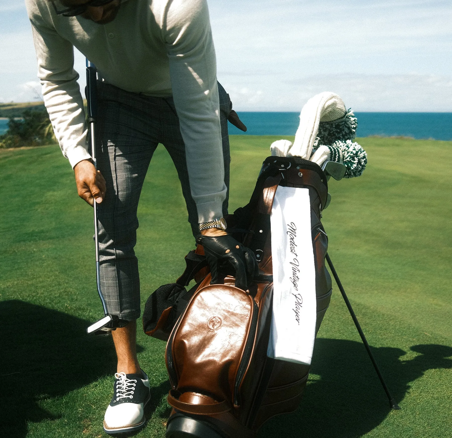 CLASSIC GOLF TOWEL - WHITE