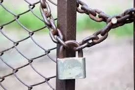 HST Heavy Metal 3 Feet Chain with Lock 40mm for Gate, Fence, Luggage, Cycle, Bike, Good Lock (Silver)