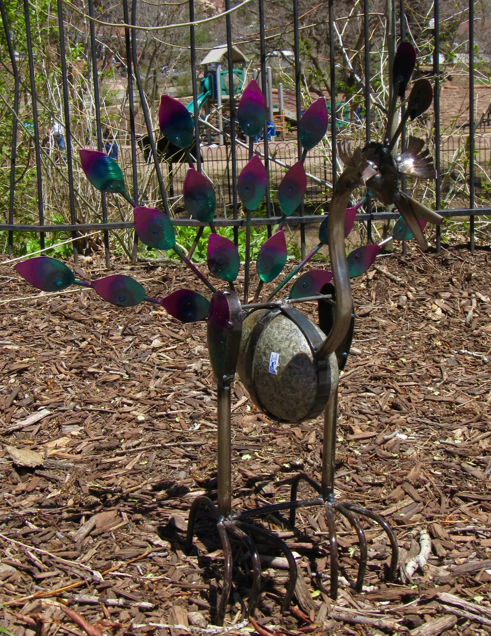 Metal Rock Rocking Peacock Yard Garden Ornament MTPCS004