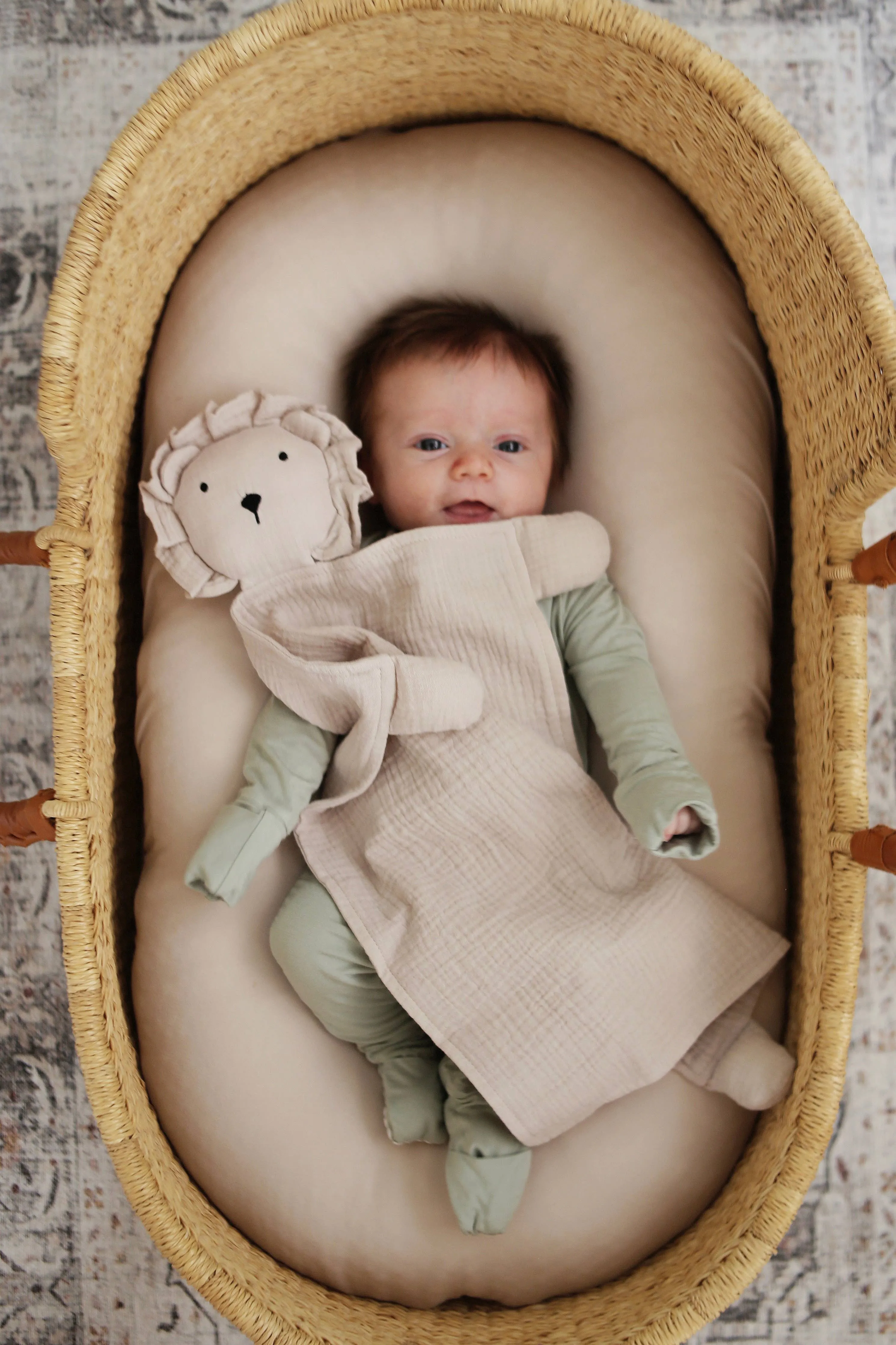 Organic Cotton Lion Lovey Blanket