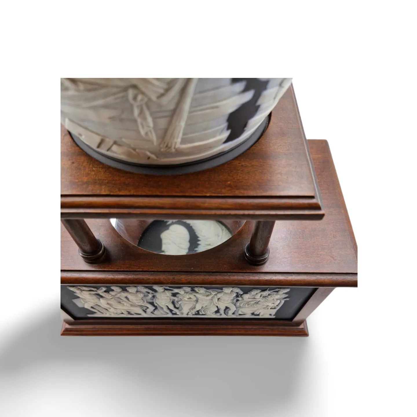Portland Vase - Bert Bentley, Full Stand