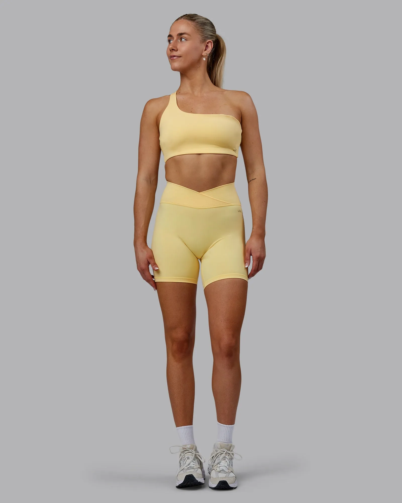 Sara Strike Cross Over Waist Mid Short Tights - Sunflower
