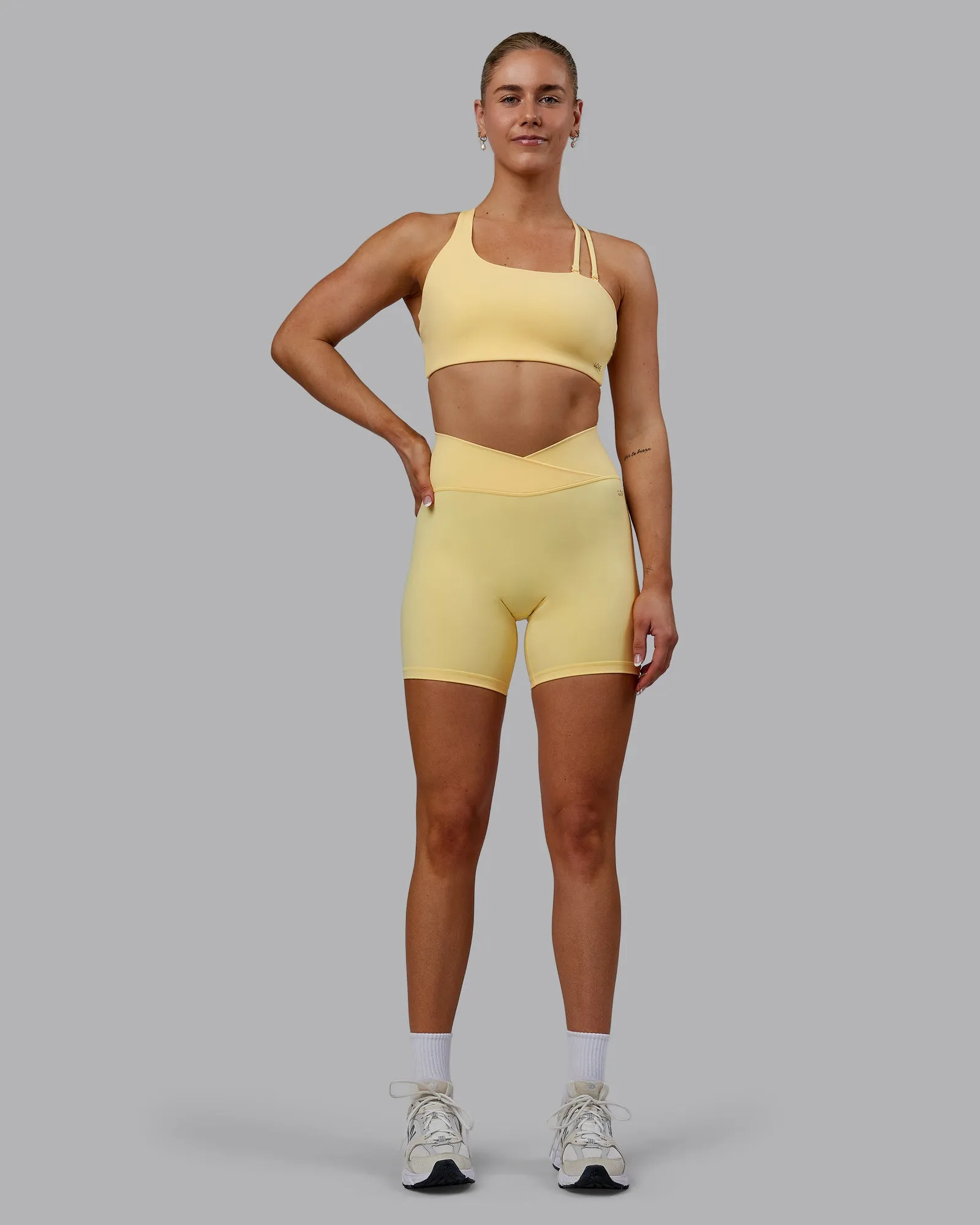 Sara Strike Cross Over Waist Mid Short Tights - Sunflower