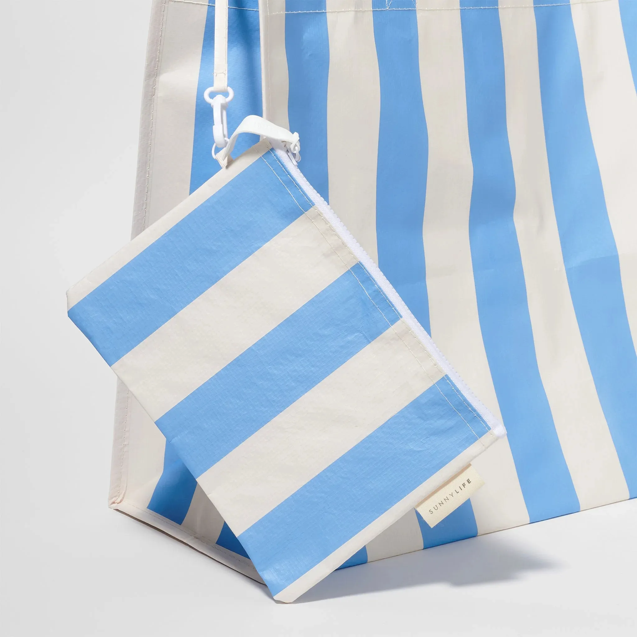 Sunnylife | Carryall Beach Bag | Le Weekend Mid Blue Cream