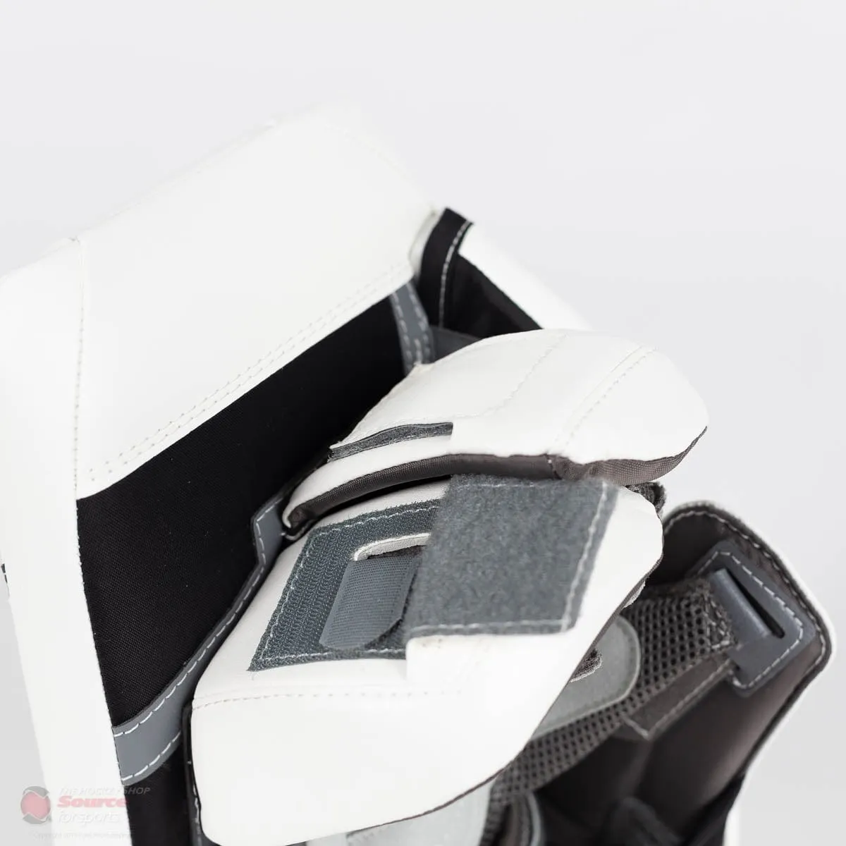 Warrior Ritual G4 Intermediate Goalie Blocker